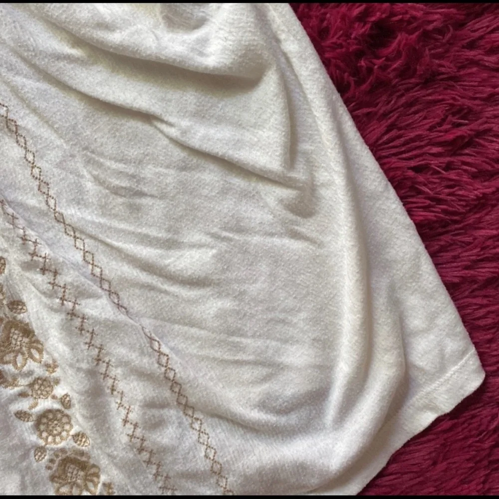 Boho cream scoop neck top - Picture 6 of 14